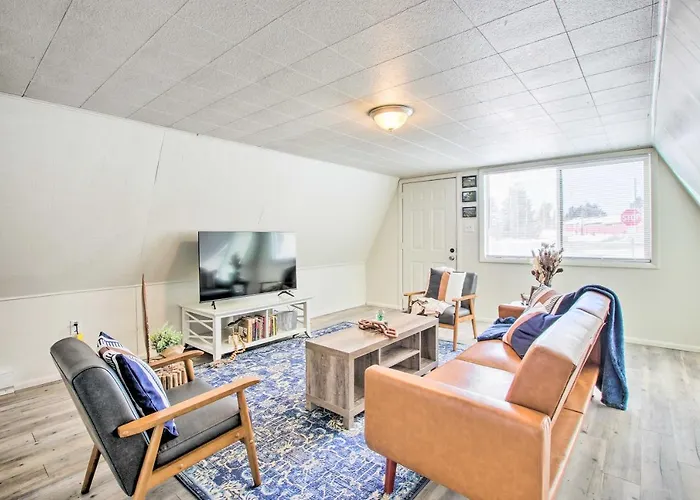 Charming A-frame Dog Friendly! Holiday home Evanston