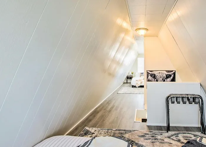 Holiday home Charming A-frame Dog Friendly! Evanston