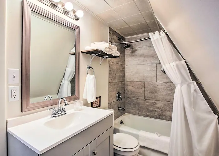 Holiday home Charming A-frame Dog Friendly! Evanston
